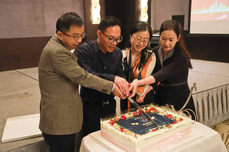 新起點(diǎn)，贏未來——優(yōu)遠(yuǎn)一周歲生日快樂！
